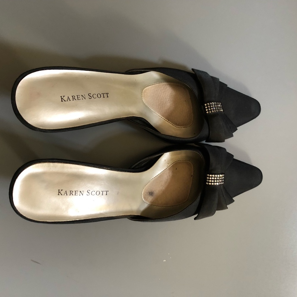 Karen Scott Black Satin Pointed Mule with Rhinestone Bow Accent - Picture 5 of 10